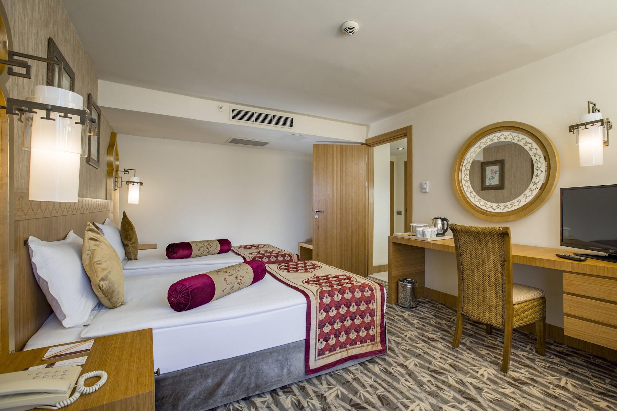 Royal Dragon Hotel Side Luaran gambar