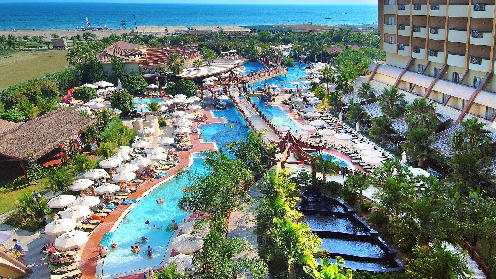 Royal Dragon Hotel Side Luaran gambar